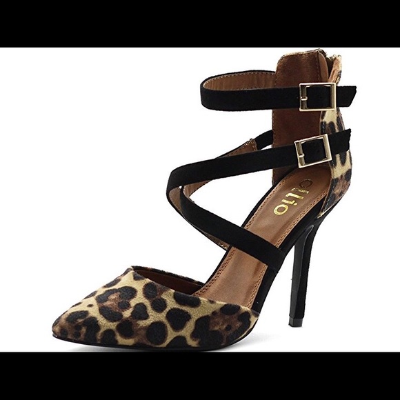 Shoes - 8 pumps ⭐️🌺